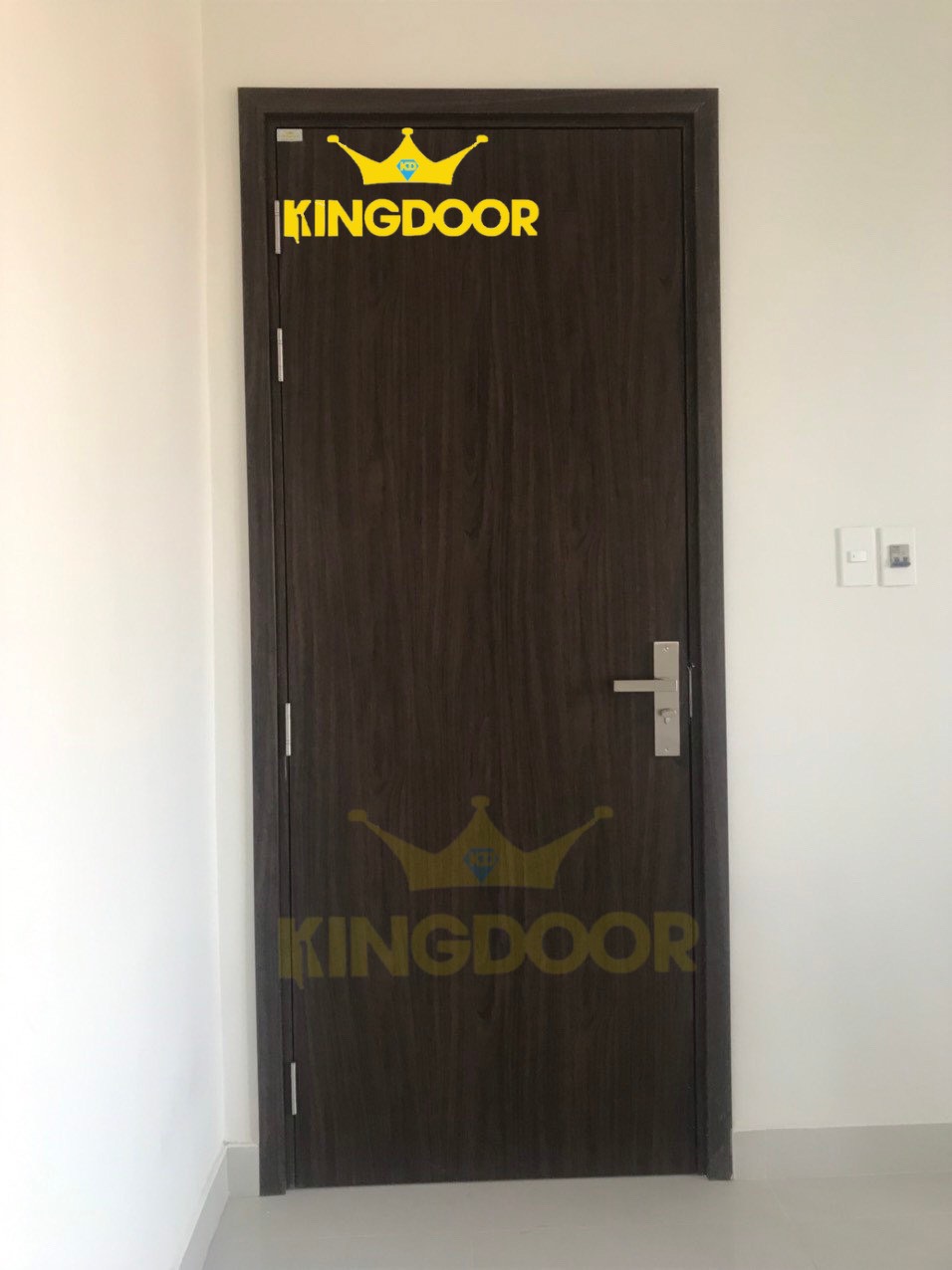 Cửa Nhựa Composite Tại Huyện Khánh Vĩnh